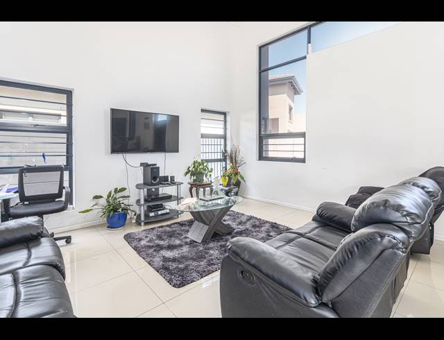 4 BEDROOM FREEHOLD FOR SALE IN PARKLANDS NORTH